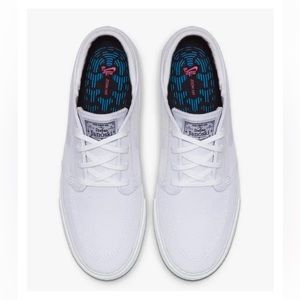 Nike SB Zoom Janoski Canvas Sneakers